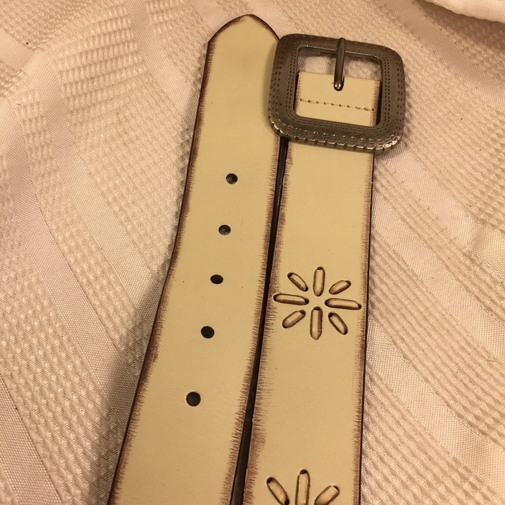 NWOT leather belt flower/star embellishments